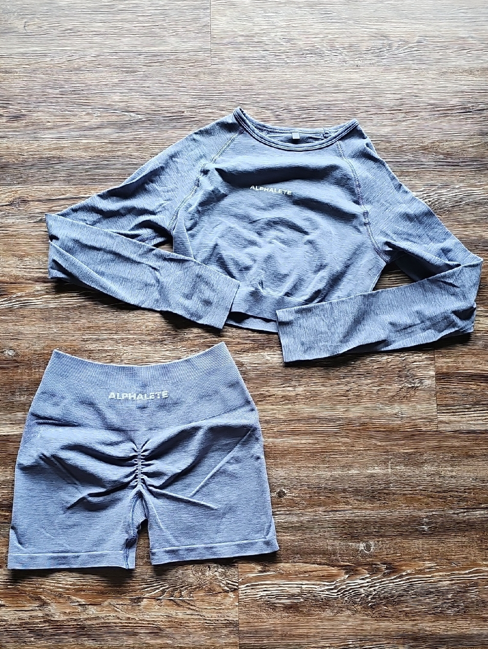 Alphalete Frnch Blue Amplify Set  Long Sleeve Crop Top + 3.5" Shorts